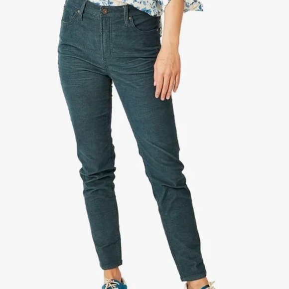 Carve Designs Denim - Carve Designs womens corduroy Skylar skinny pants size 4